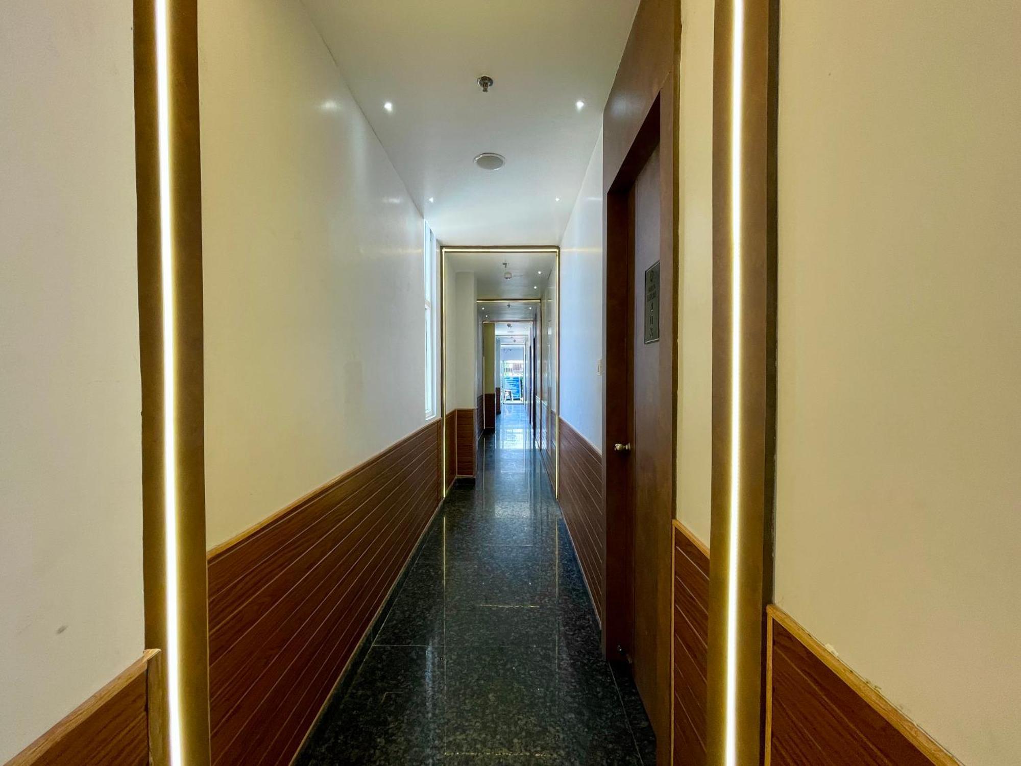 Hotel Tbs In Puri Exteriör bild